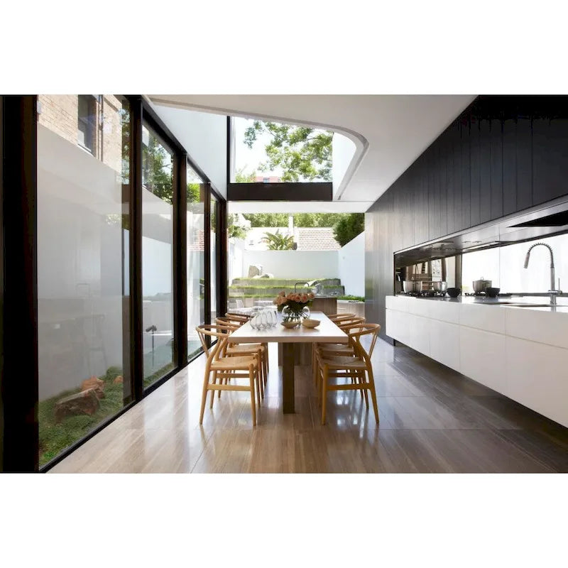 Chaise de salle à manger moderne en bois avec accoudoirs à dossier ouvert et siège en chanvre pour la maison, le restaurant, le bureau